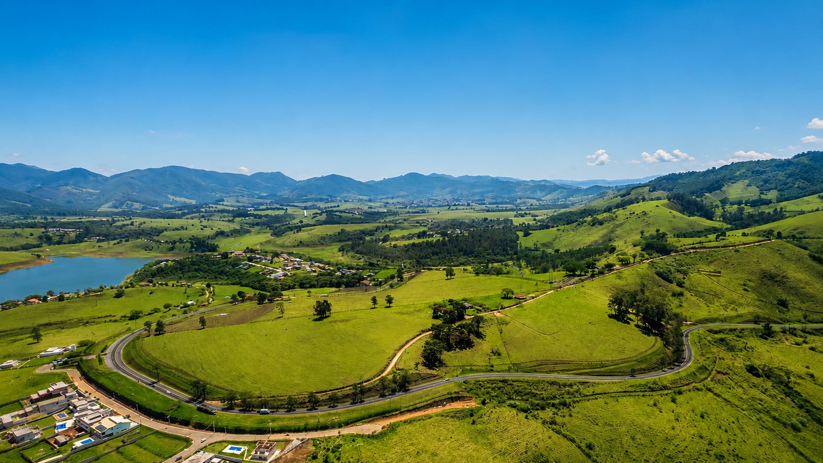 Vista aérea do Gigante das Águas, em Piracaia