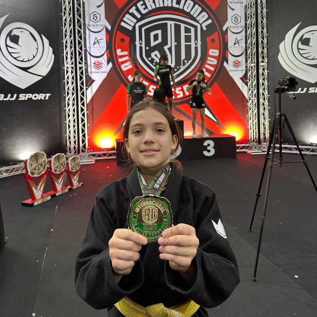 Marcela Lopes Gallacini Prado conquista o OURO na categoria Kids!